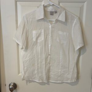 Women’s  White Short Sleeve Shirt